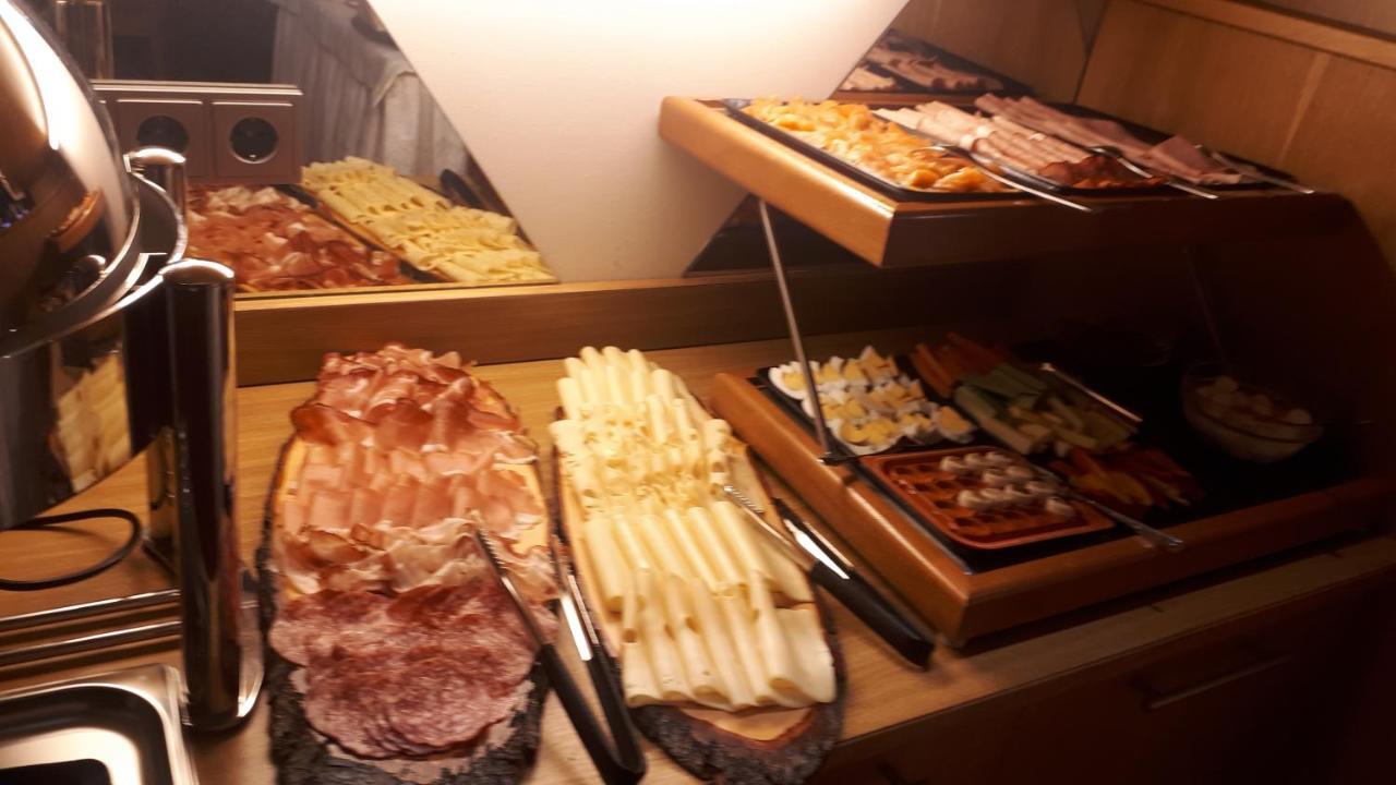 Hotel Garni Viktoria Sankt Anton am Arlberg Esterno foto