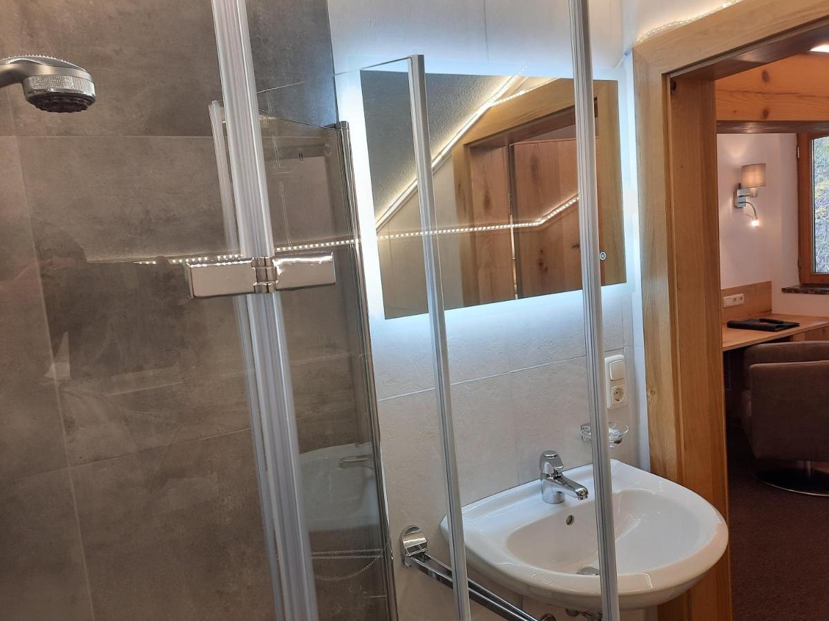 Hotel Garni Viktoria Sankt Anton am Arlberg Esterno foto